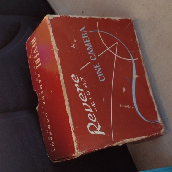 Revere Eight Cine Camera - Picture 1 of 4